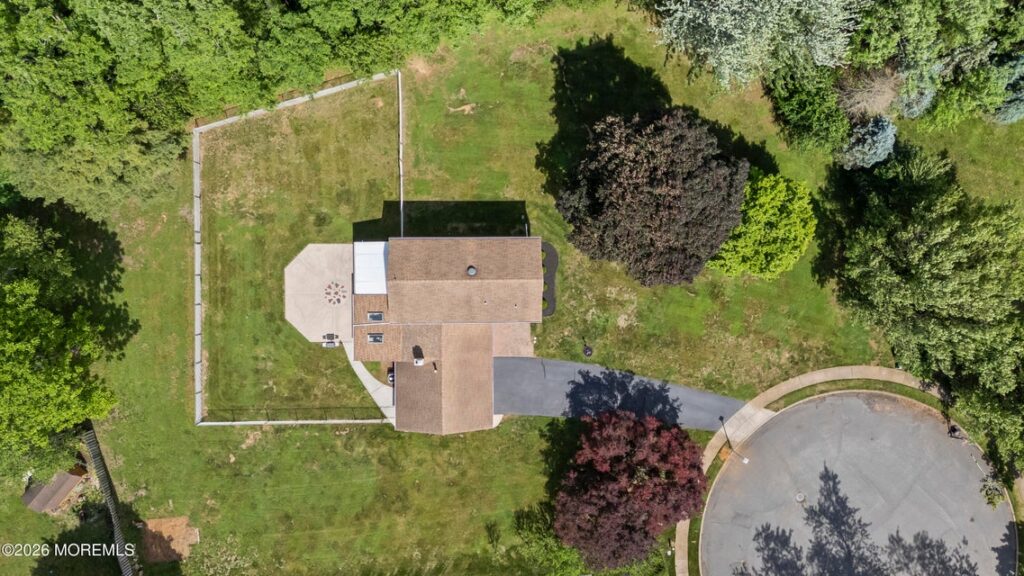 Quiet cul-de-sac home in Freehold Township neighborhood
