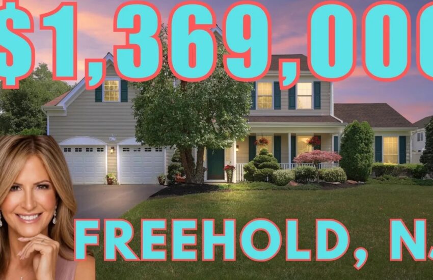 Beautiful Colonial home in the College Park community of Freehold Township